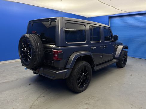 Used 2021 Jeep Wrangler Unlimited Sahara AWD/4WD image 7