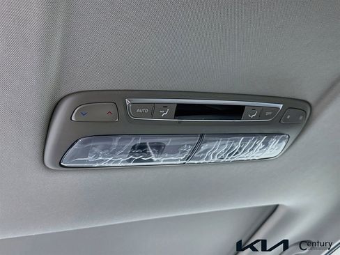 Used 2024 Kia Telluride EX w/ EX Captain's Chair Package image 25