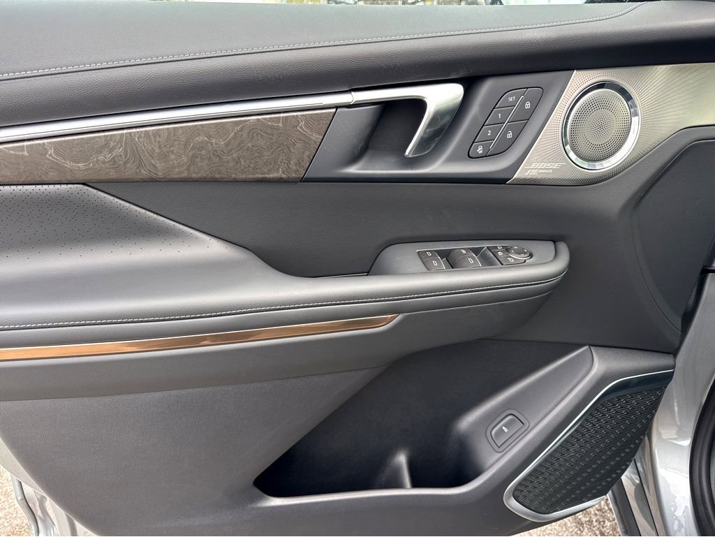New 2026 Buick Enclave Avenir w/ Super Cruise Package FWD image 10