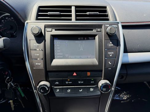 Used 2015 Toyota Camry SE FWD image 25