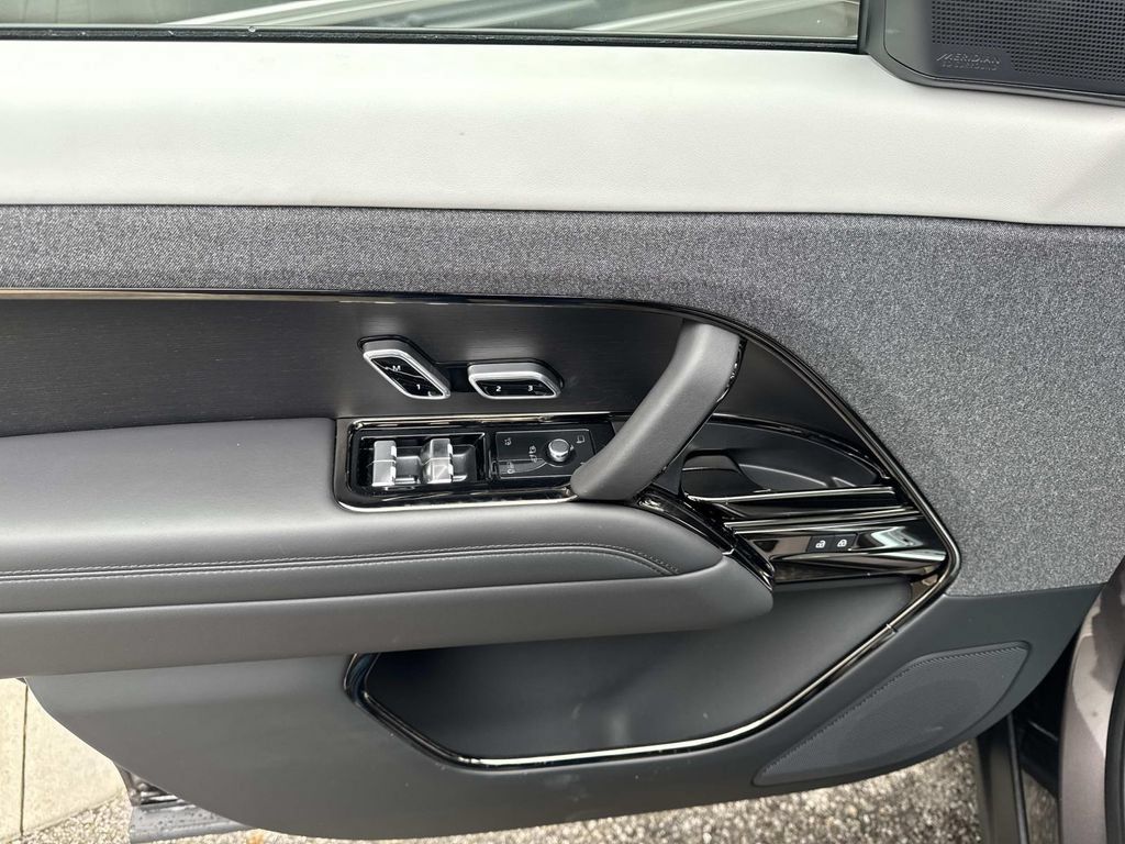 New 2026 Land Rover Range Rover Sport Dynamic SE AWD/4WD image 19