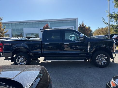 Used 2023 Ford F250 Lariat w/ Chrome Package image 5