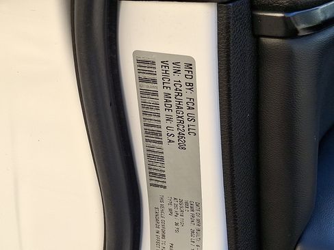 Certified 2024 Jeep Grand Cherokee Altitude image 26