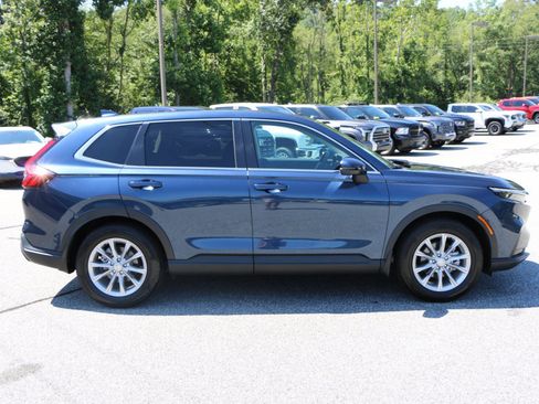 Used 2025 Honda CR-V EX image 9
