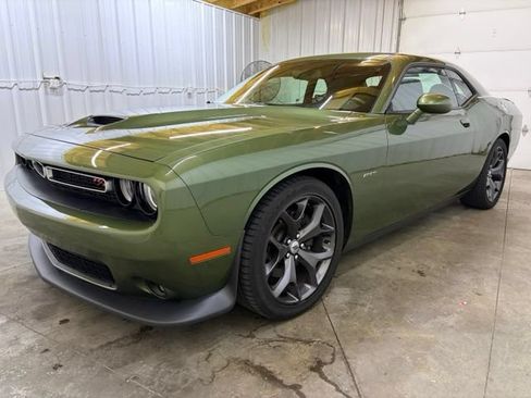 Used 2019 Dodge Challenger R/T RWD image 3