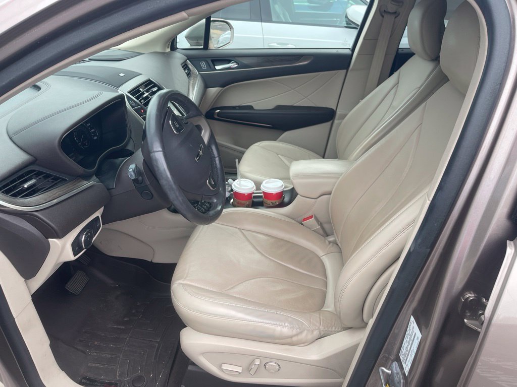 Used 2019 Lincoln MKC Reserve w/ MKC Climate Package AWD/4WD image 6