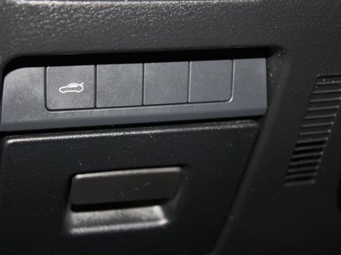 Used 2023 MAZDA MAZDA3 s FWD image 11