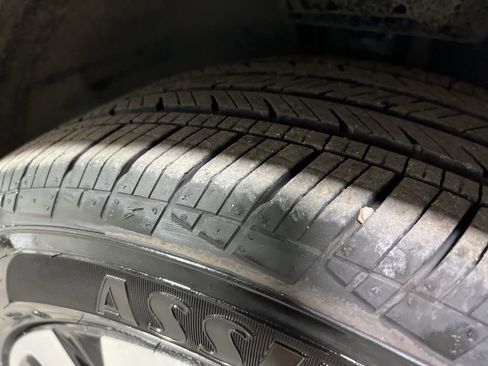 Used 2025 Chevrolet Trax RS image 37