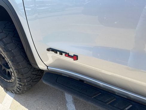Used 2022 GMC Sierra 1500 AT4 w/ AT4 Premium Package AWD/4WD image 19