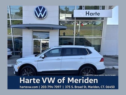 Certified 2024 Volkswagen Tiguan SE AWD/4WD image 1