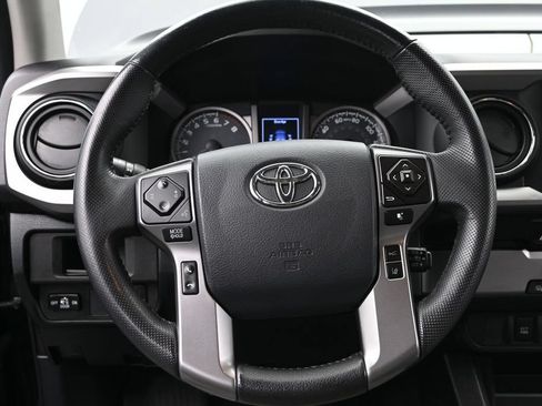Used 2019 Toyota Tacoma SR5 RWD image 30