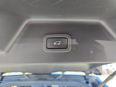 Used 2019 Land Rover Range Rover HSE image 14