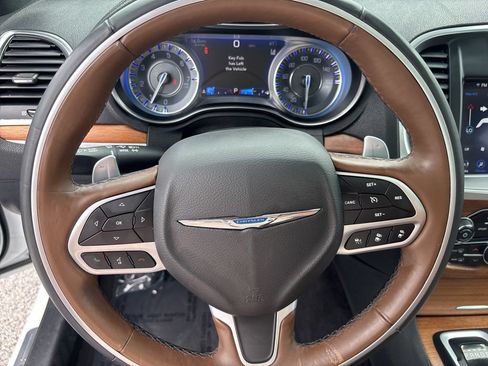 Used 2018 Chrysler 300 C w/ Safetytec Plus Group RWD image 19