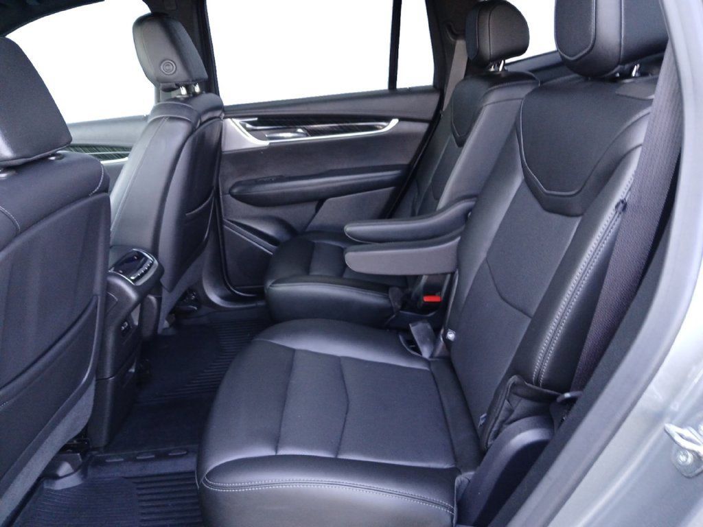 Used 2021 Cadillac XT6 Premium Luxury FWD image 22