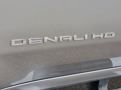 New 2025 GMC Sierra 2500 Denali w/ Denali Reserve Package image 14