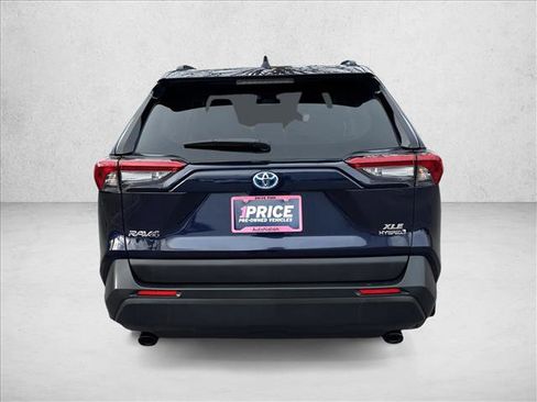 Used 2023 Toyota RAV4 XLE image 7