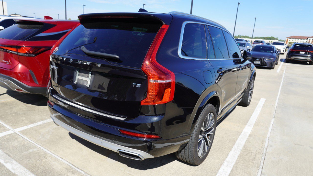 Used 2020 Volvo XC90 T5 Momentum w/ Protection Package Premier FWD image 6