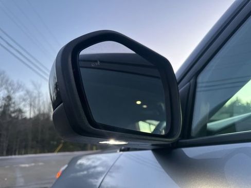 Used 2023 Ford Explorer Limited image 34