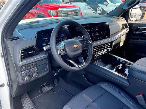 New 2026 Chevrolet Suburban LS image 6