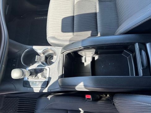 Used 2017 Toyota Highlander Plus AWD/4WD image 24