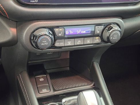 Used 2022 Nissan Kicks SR w/ Premium Package FWD image 31
