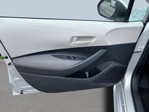 Used 2022 Toyota Corolla LE FWD image 15