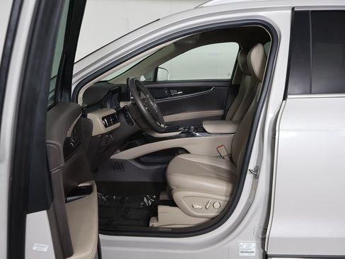 Used 2023 Lincoln Nautilus FWD image 26