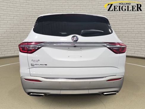 Used 2020 Buick Enclave Essence w/ Sound and Sites Package AWD/4WD image 6