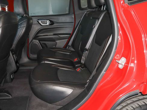 Used 2023 Jeep Compass Limited image 8