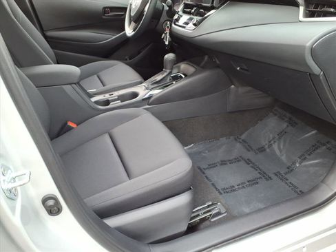 Certified 2023 Toyota Corolla LE image 9