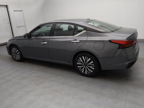 Used 2024 Nissan Altima 2.5 SV image 3