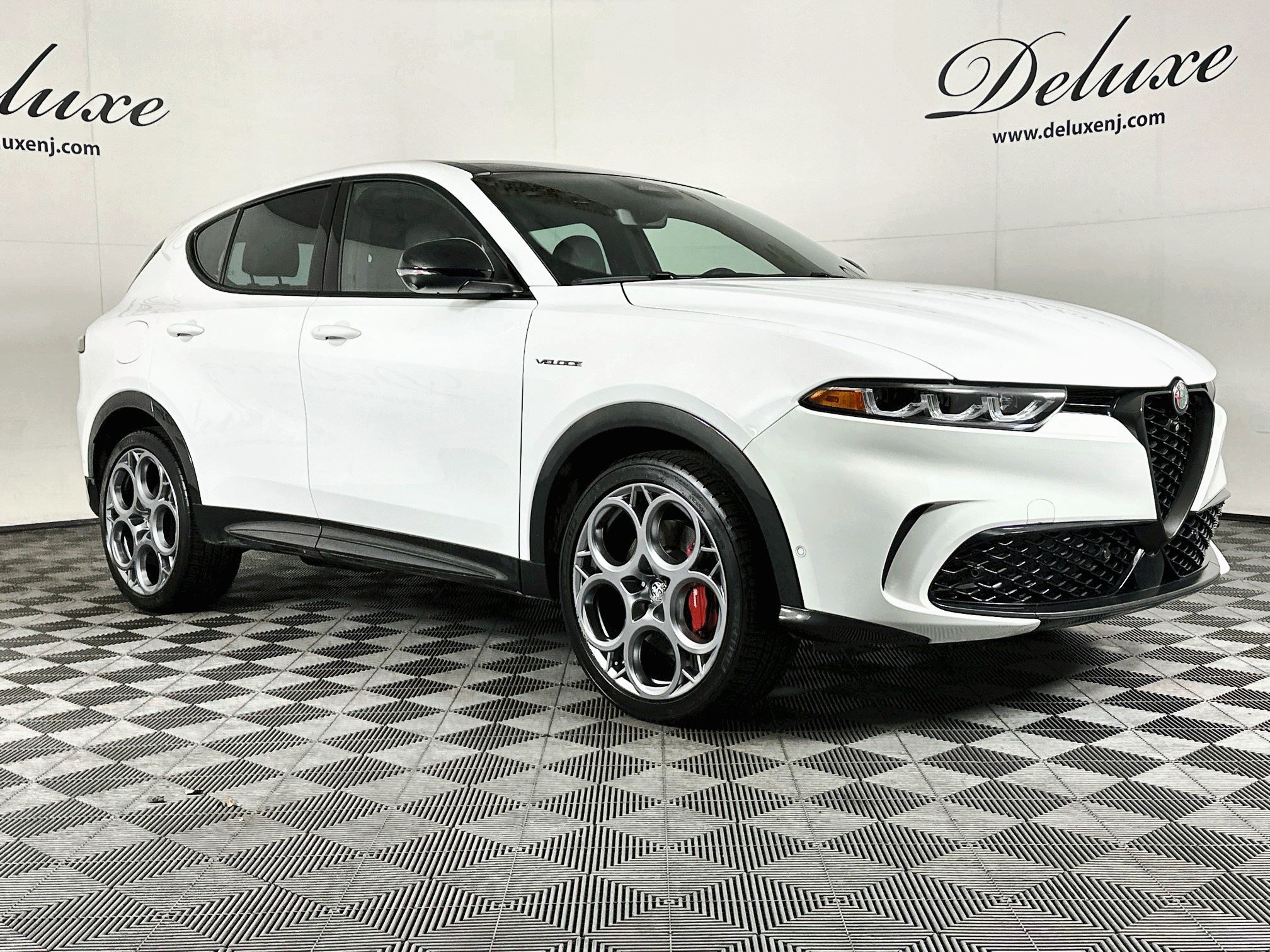 Used 2024 Alfa Romeo Tonale Veloce AWD/4WD image 1