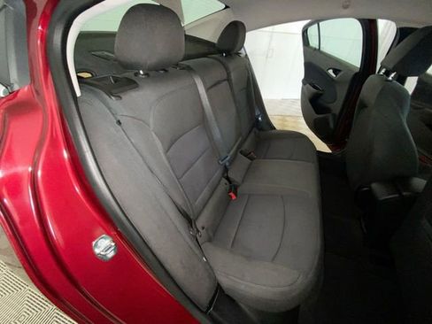 Used 2018 Chevrolet Cruze LT w/ Convenience Package image 11