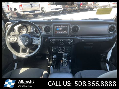 Used 2022 Jeep Gladiator Willys image 24