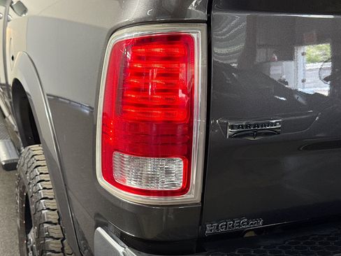 Used 2018 RAM 2500 Laramie w/ Convenience Group AWD/4WD image 35