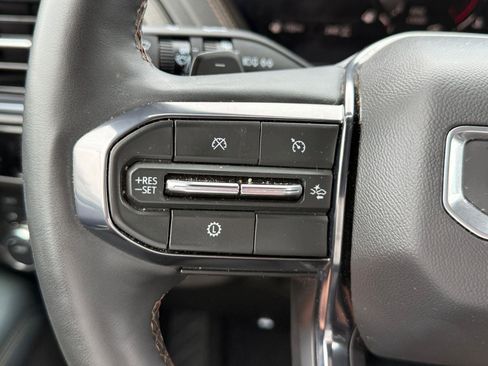 Used 2025 GMC Yukon AT4 w/ AT4 Premium Package AWD/4WD image 26