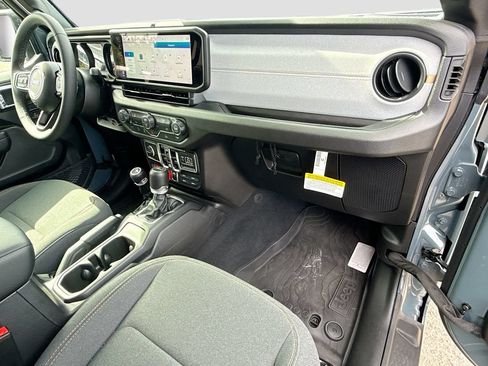 Used 2026 Jeep Gladiator Sport AWD/4WD image 34