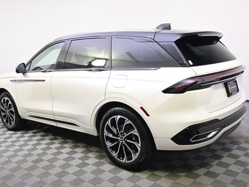New 2026 Lincoln Nautilus Reserve AWD/4WD image 3