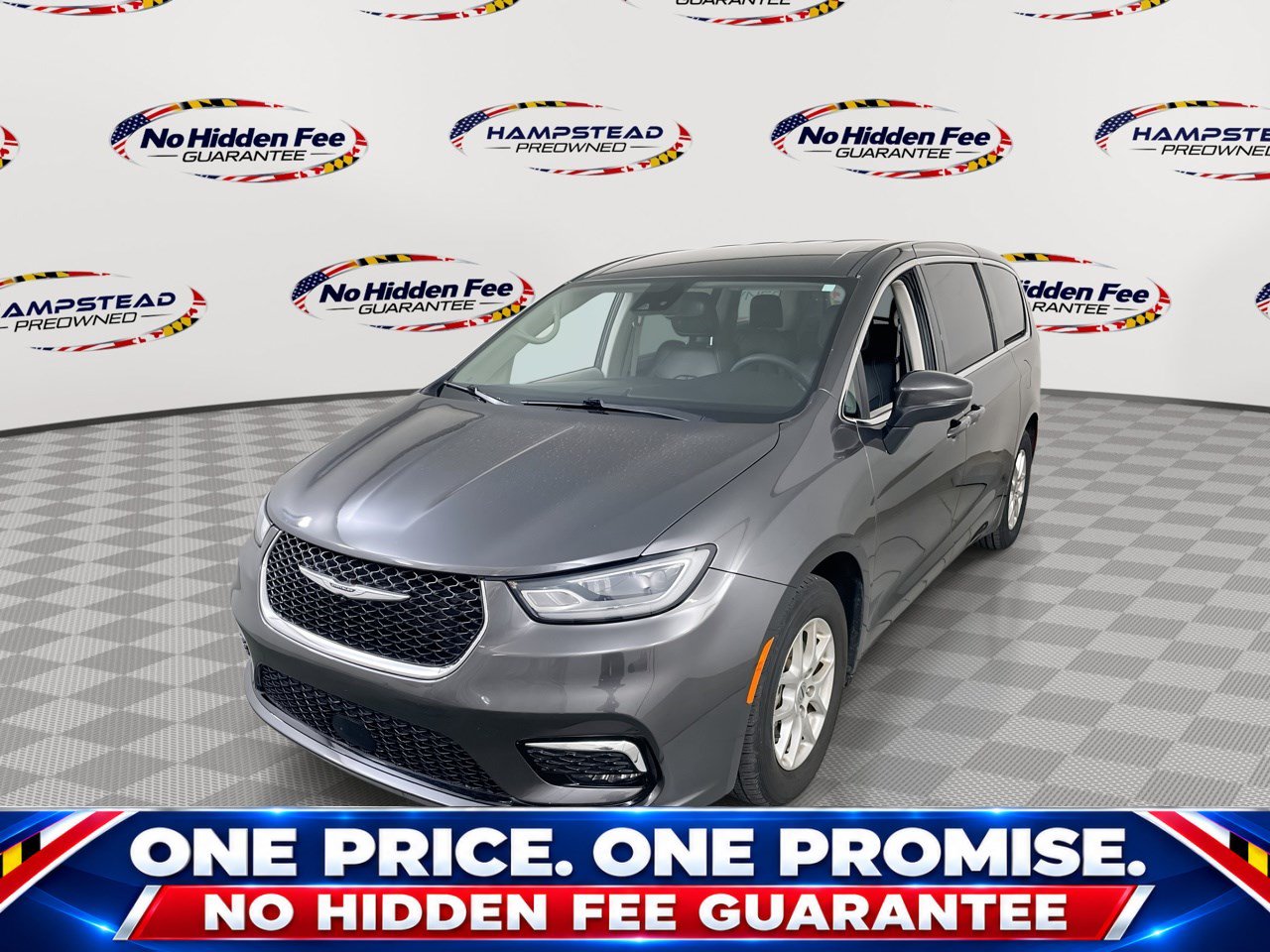 Used 2023 Chrysler Pacifica Touring-L FWD image 1