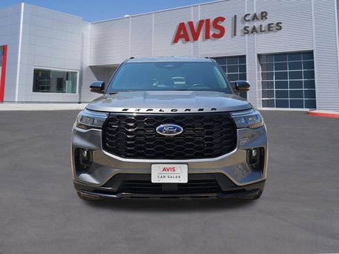 Used 2025 Ford Explorer ST-Line w/ ST-Line Street Pack AWD/4WD image 2