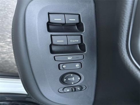 New 2026 Honda HR-V LX image 17