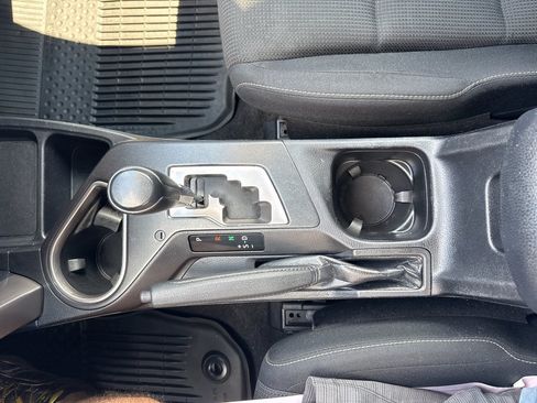 Used 2016 Toyota RAV4 XLE AWD/4WD image 26