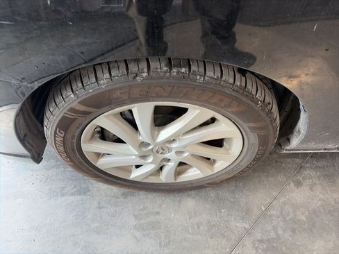 Used 2012 MAZDA MAZDA5 Sport image 16