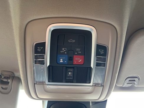 Used 2022 RAM 1500 Laramie AWD/4WD image 20