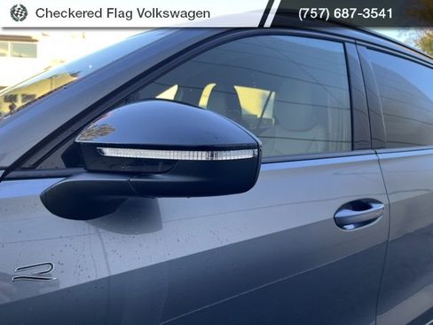 New 2026 Volkswagen Tiguan SE R-Line image 10