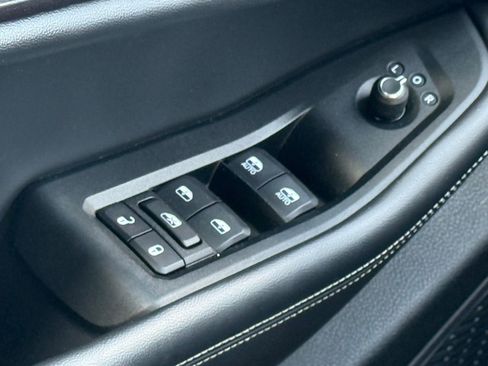 Used 2023 Jeep Grand Cherokee Altitude AWD/4WD image 38