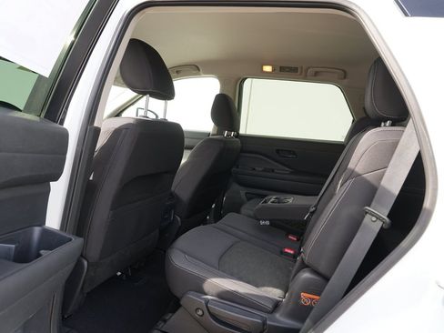 Used 2023 Nissan Pathfinder SV AWD/4WD image 19