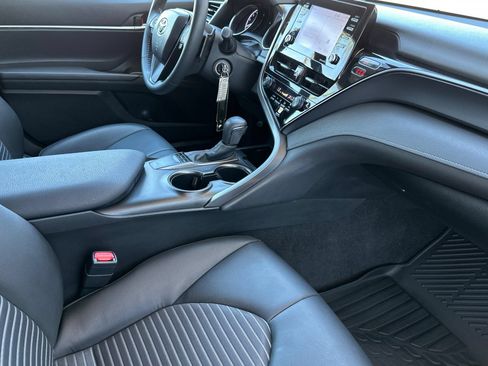 Used 2024 Toyota Camry SE FWD image 18