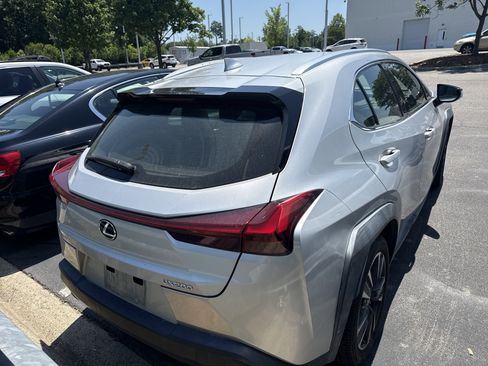 Used 2019 Lexus UX 200 FWD image 7