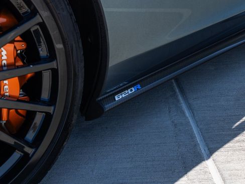 Used 2020 McLaren 620R RWD image 17
